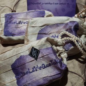 Cartes mauves OseLaVieQueTuVeux dans pochette